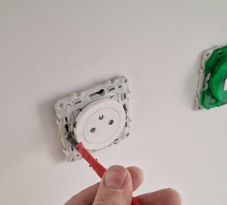 électricien Pézenas petit travaux électricité