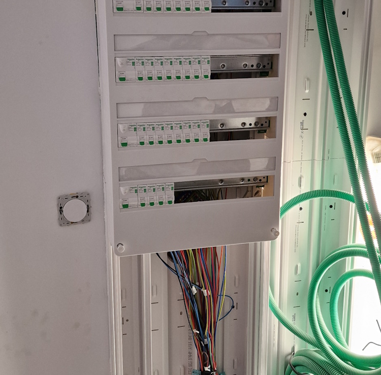 création réseau électrique domestique Bessan - Électricité du Grand Pic