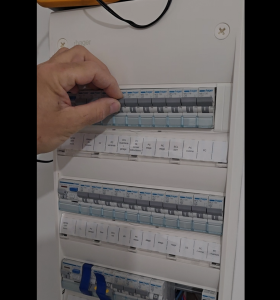 remplacement tableau électrique Castelnau-de-Guers - électricité du grand pic