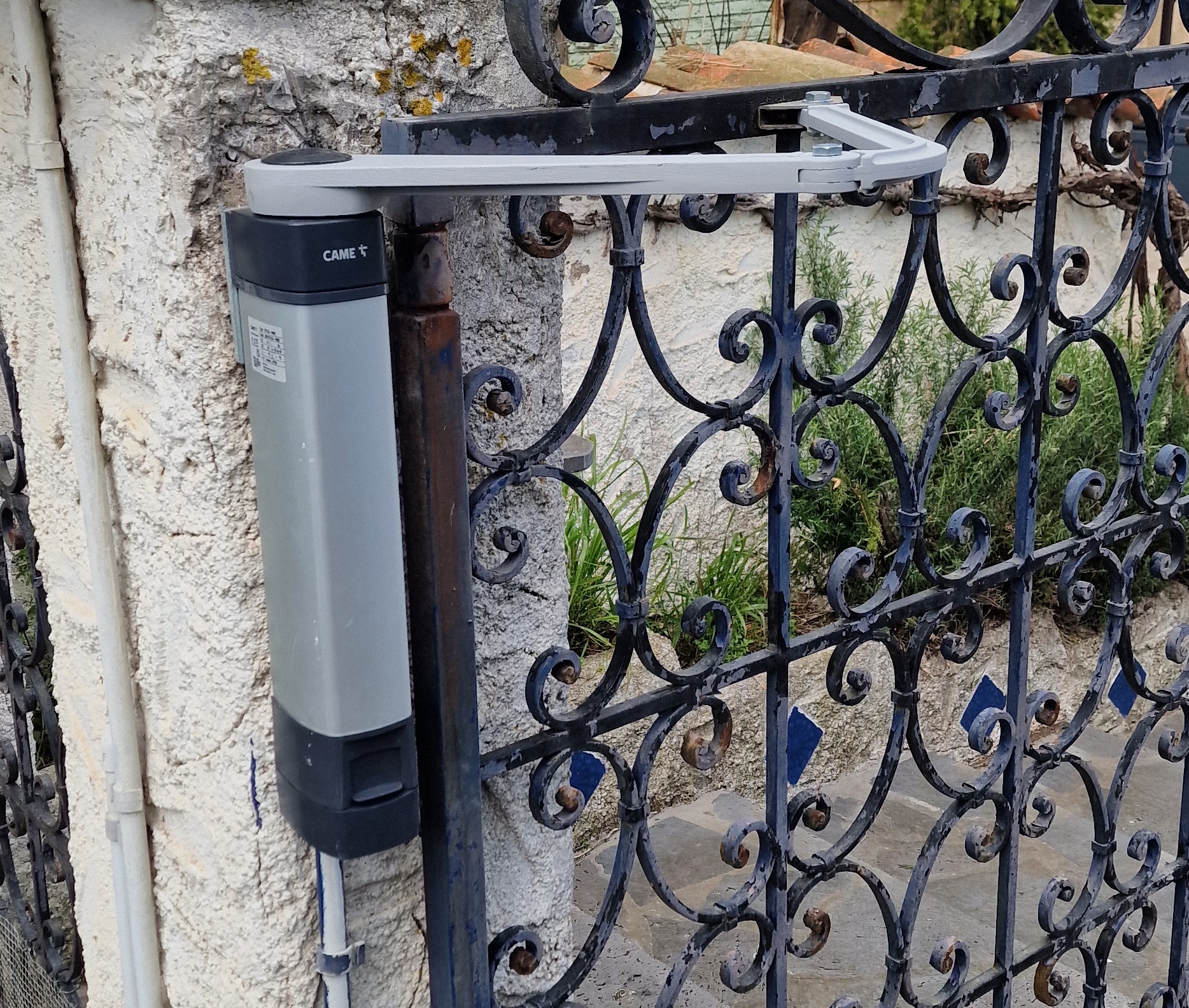 installation automatisme de portail Pézenas - Électricité du Grand Pic